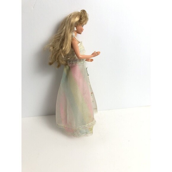 1980 Vintage Happy Birthday Barbie Mattel #1922 First Edition Doll Stamped 1966 - Picture 4 of 10